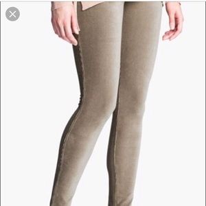 HUE Corduroy Leggings